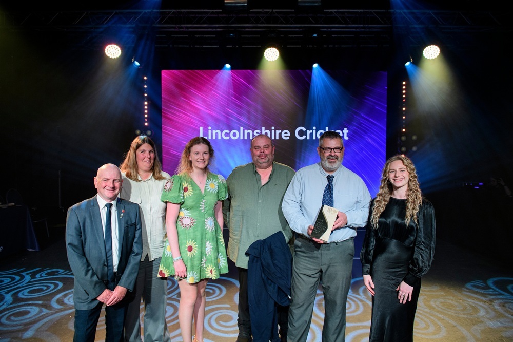 Lincolnshire Cricket collect the Positive Experiences for Children and Young People Award, sponsored by Chestnut Homes